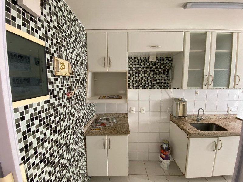 Apartamento à venda Recreio dos Bandeirantes com 63m² e 2 quartos por R$ 480.000 - 268069262-cozinha-entrada.jpeg