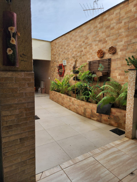 Casa à venda Parque das Laranjeiras com 231m² e 5 quartos por R$ 1.090.000 - 1103177785-img-20240322-wa0074.jpg