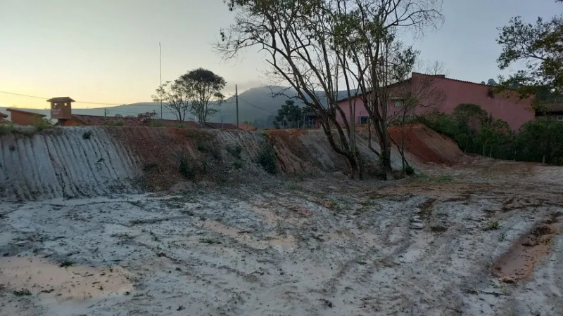 Terreno à venda Centro com 2600m² e 0 quartos por R$ 2.100.000 - 1078925179-foto-13-de-loteterreno-a-venda-2600m-em-centro-ouro-preto.jpg