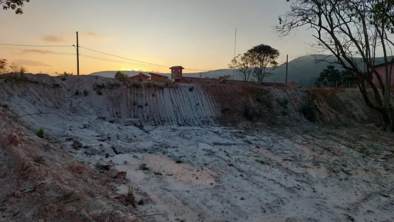 Terreno à venda Centro com 2600m² e 0 quartos por R$ 2.100.000 - 1618266604-foto-14-de-loteterreno-a-venda-2600m-em-centro-ouro-preto.jpg
