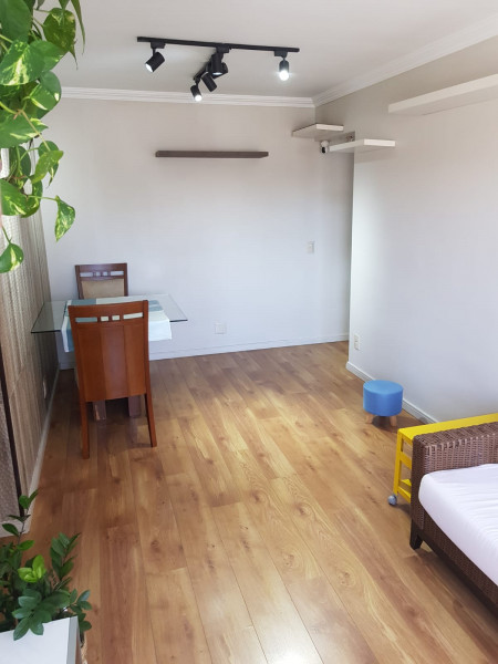 Apartamento à venda Jardim Regina com 60m² e 2 quartos por R$ 290.000 - 1884394315-sala-fundo.jpeg