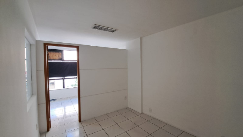 Comercial à venda Centro com 280m² e 0 quartos por R$ 119.000 - 2016739631-whatsapp-image-2024-04-05-at-09.jpeg