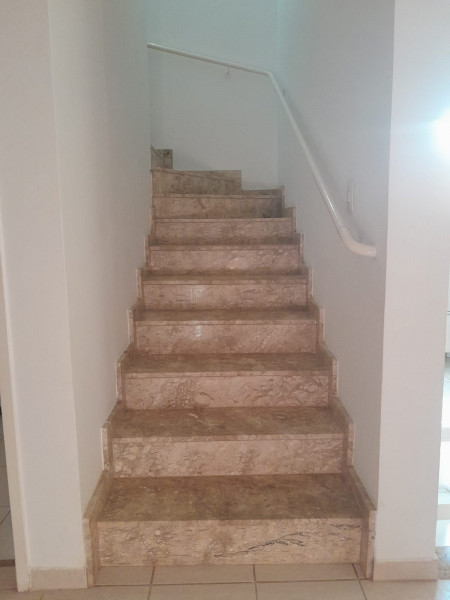 Casa de condomínio à venda vila do golf com 100m² e 3 quartos por R$ 600.000 - 415028510-escada.jpg