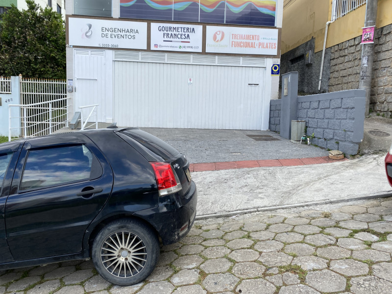 Comercial para alugar Agronômica com 24m² e 0 quartos por R$ 1.480 - 1797962688-img-0346.jpeg