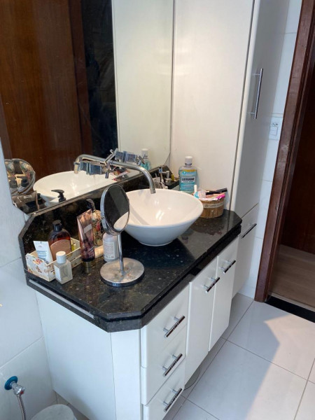 Casa à venda Vila Granada com 214m² e 3 quartos por R$ 900.000 - 1688482016-0dec633e-931e-442c-8c8a-ce796cfce2cf.jpeg