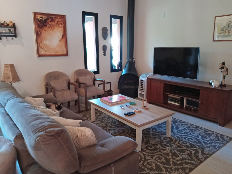 Casa de condomínio à venda Taipas De Pedras (Mailasqui) com 152m² e 3 quartos por R$ 1.300.000 - 890227623-sala-de-estar.jpg