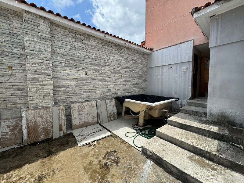 Cobertura à venda Pé Pequeno com 160m² e 3 quartos por R$ 930.000 - 886284276-28e29129-8b4a-491e-8305-5b7b6e46db37.jpeg