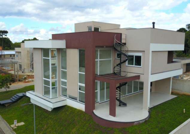 imóvel com 358m²