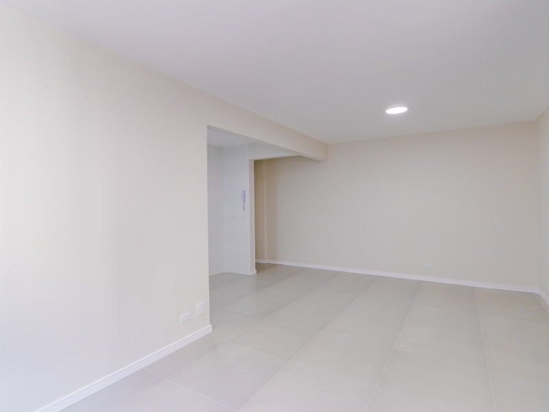 Apartamento à venda Ahú com 66m² e 3 quartos por R$ 395.000 - img-5351.jpg