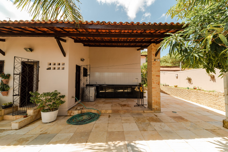 Casa à venda Tabuba com 267m² e 4 quartos por R$ 780.000 - 1571731293-arn-7049.jpeg
