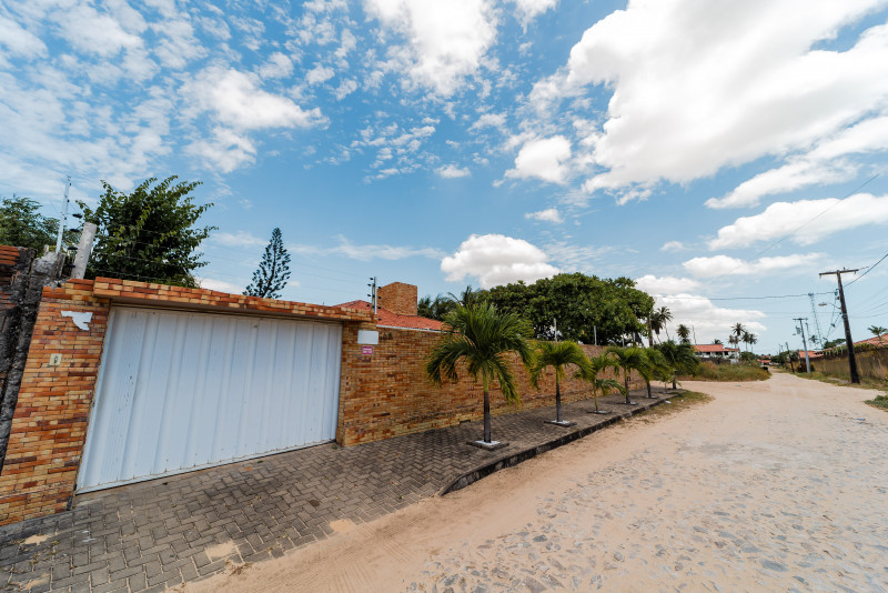 Casa à venda Tabuba com 267m² e 4 quartos por R$ 780.000 - 1903680453-arn-7176.jpeg