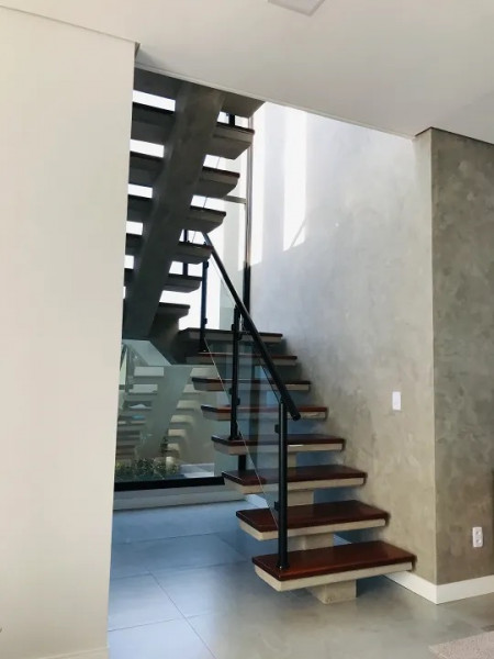 Casa de condomínio à venda Parque Residencial Maria Elmira com 234m² e 4 quartos por R$ 1.100.000 - 1721995277-b3e00dab-032d-48ec-8854-5fa0459d4515.jpeg