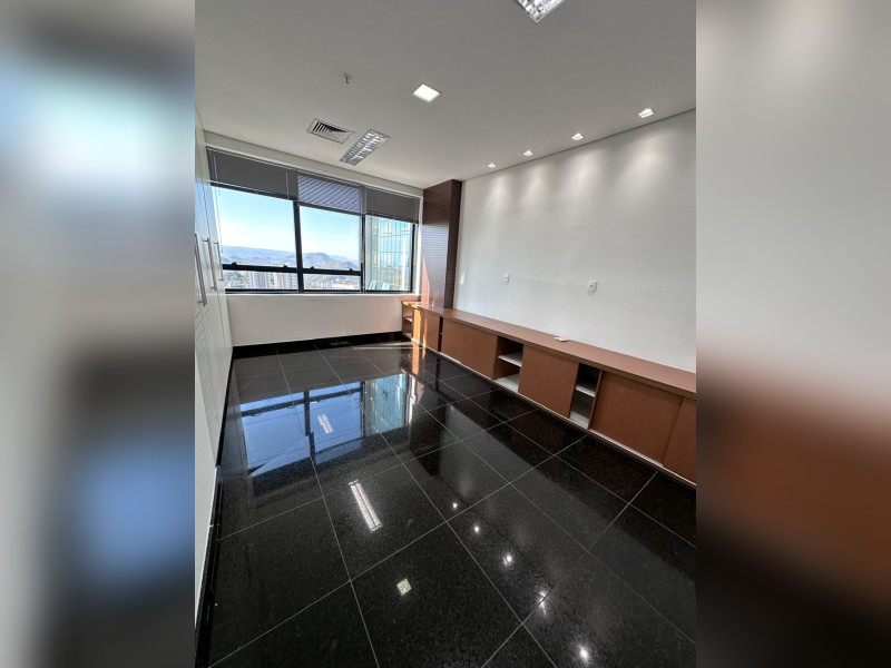 Comercial à venda Centro com 97m² e 0 quartos por R$ 1.700.000 - imagem-do-whatsapp-de-2024-08-07-as-085745-648ddd55.jpg