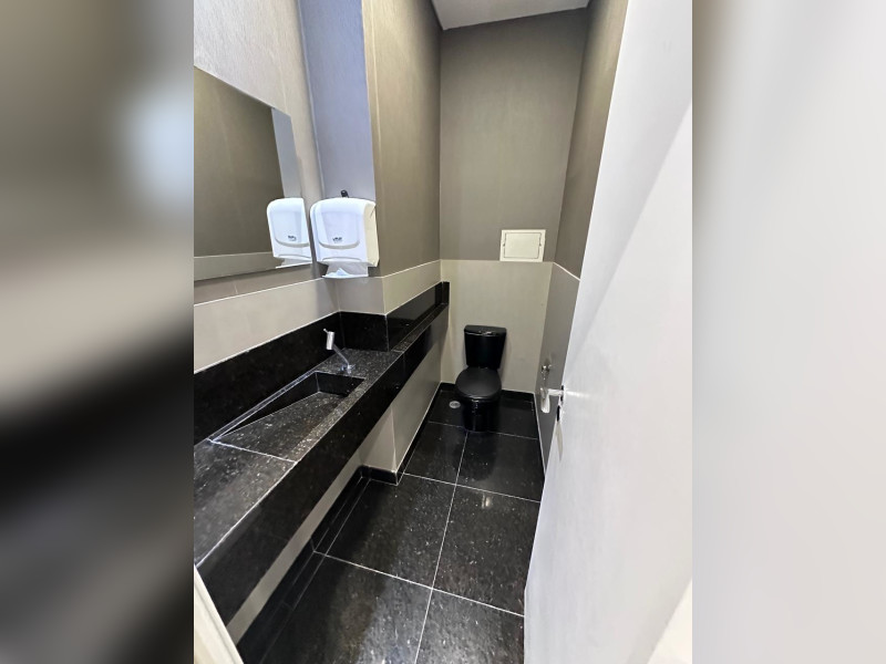 Comercial à venda Centro com 97m² e 0 quartos por R$ 1.700.000 - lavabo.jpg
