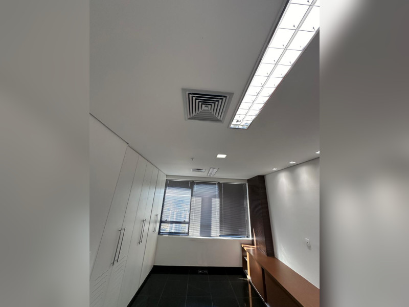 Comercial à venda Centro com 97m² e 0 quartos por R$ 1.700.000 - sala1.jpg
