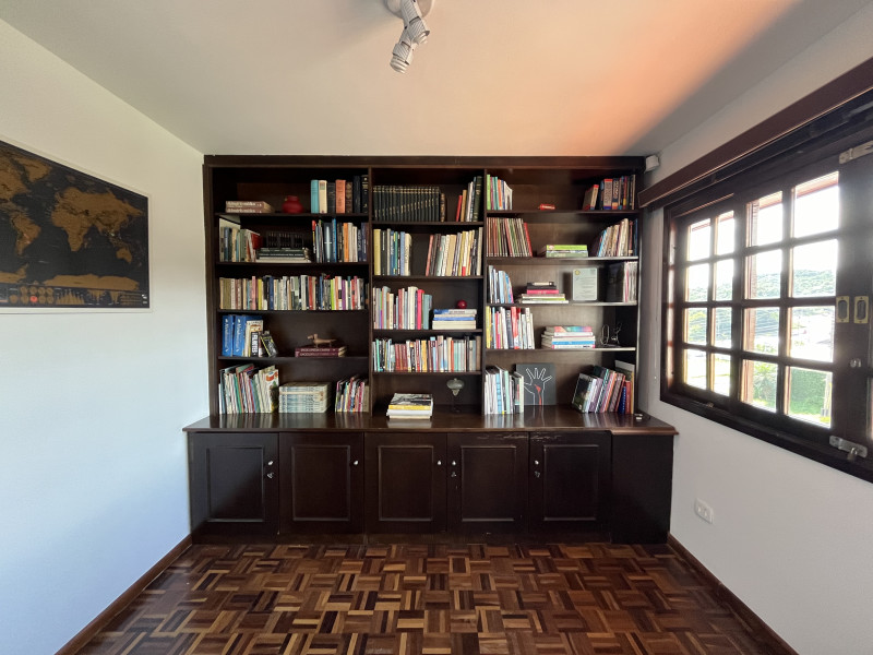 Casa à venda Tingui com 275m² e 4 quartos por R$ 997.500 - 20240516-153757716-ios.jpg