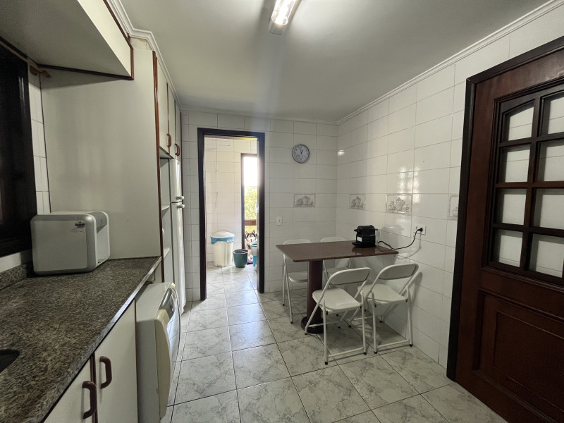 Casa à venda Tingui com 275m² e 4 quartos por R$ 997.500 - 20240516-155559076-ios.jpg