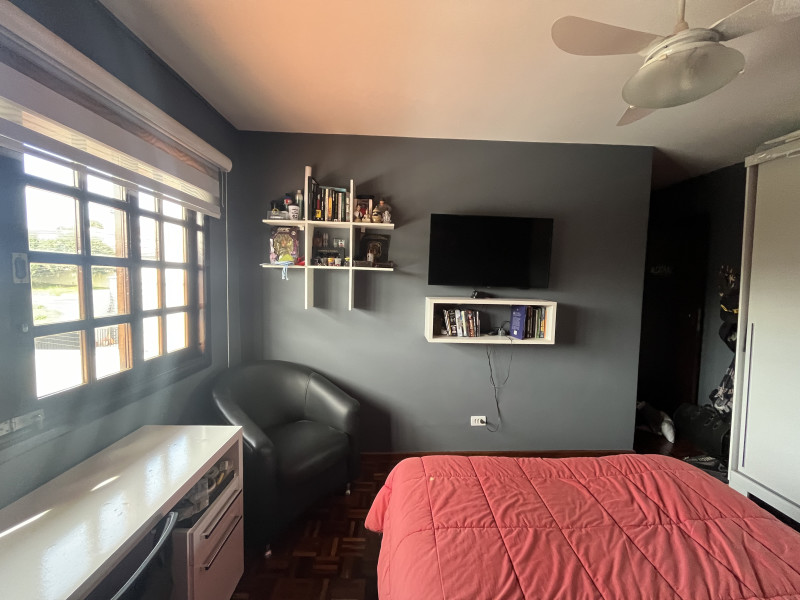 Casa à venda Tingui com 275m² e 4 quartos por R$ 997.500 - 20240516-160818688-ios.jpg