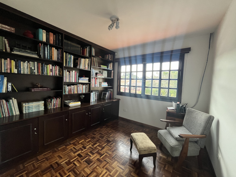 Casa à venda Tingui com 275m² e 4 quartos por R$ 997.500 - 20240516-161139911-ios.jpg