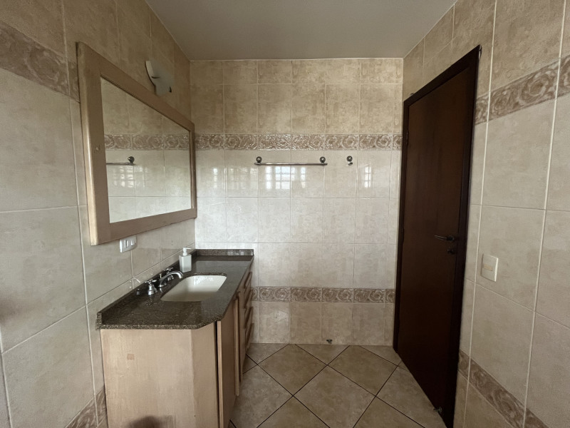 Casa à venda Tingui com 275m² e 4 quartos por R$ 997.500 - 20240516-161450058-ios.jpg