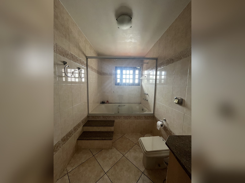 Casa à venda Tingui com 275m² e 4 quartos por R$ 997.500 - 20240516-161456730-ios.jpg