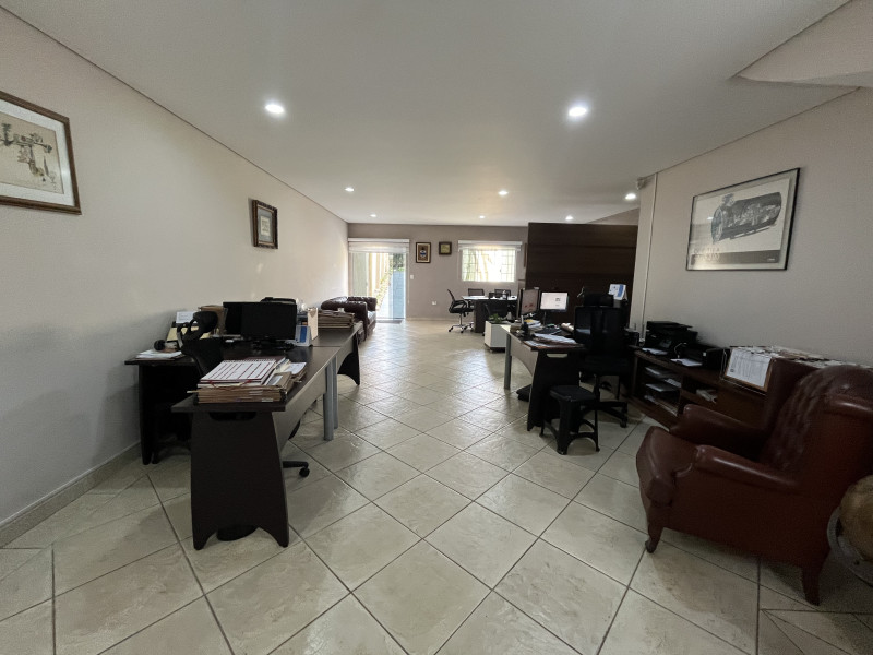 Casa à venda Tingui com 275m² e 4 quartos por R$ 997.500 - 20240516-165112490-ios.jpg