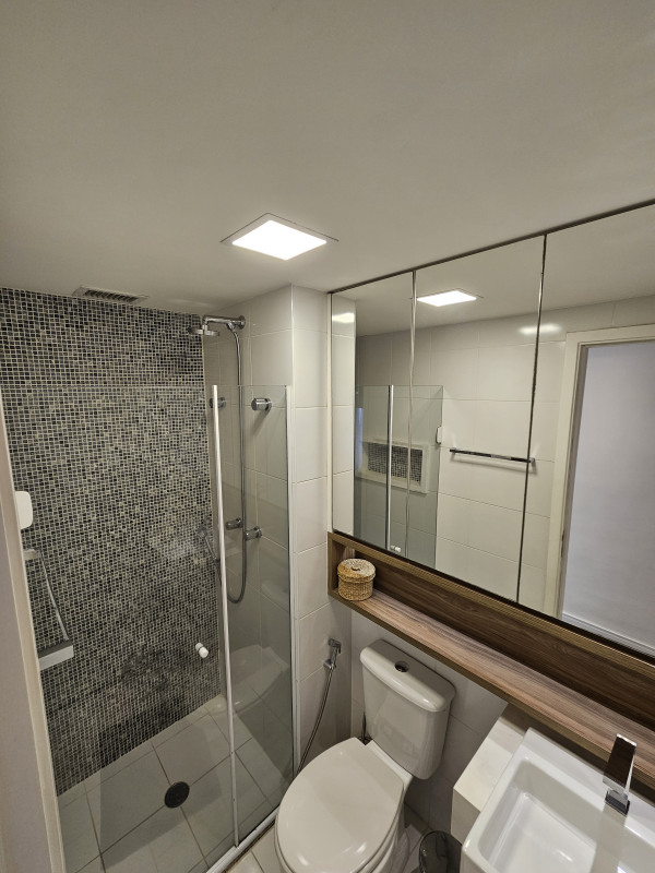 Apartamento à venda Liberdade com 61m² e 2 quartos por R$ 950.000 - 830686844-banheiro-social.jpg