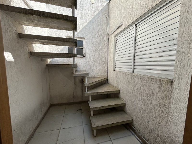 Casa à venda Vila Mariana com 243m² e 3 quartos por R$ 1.500.000 - escada-andar-de-cima.JPEG
