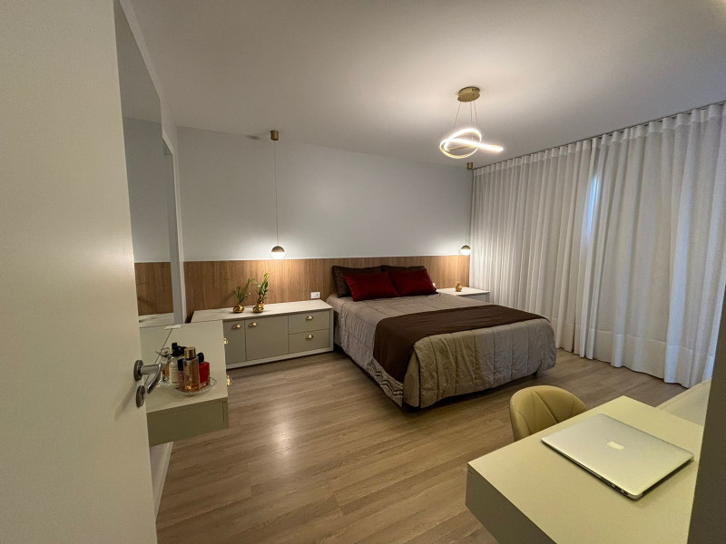 Casa à venda Santa Candida com 500m² e 4 quartos por R$ 990.000 - 14.jpeg