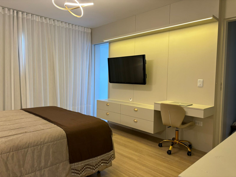 Casa à venda Santa Candida com 500m² e 4 quartos por R$ 990.000 - 16.jpeg