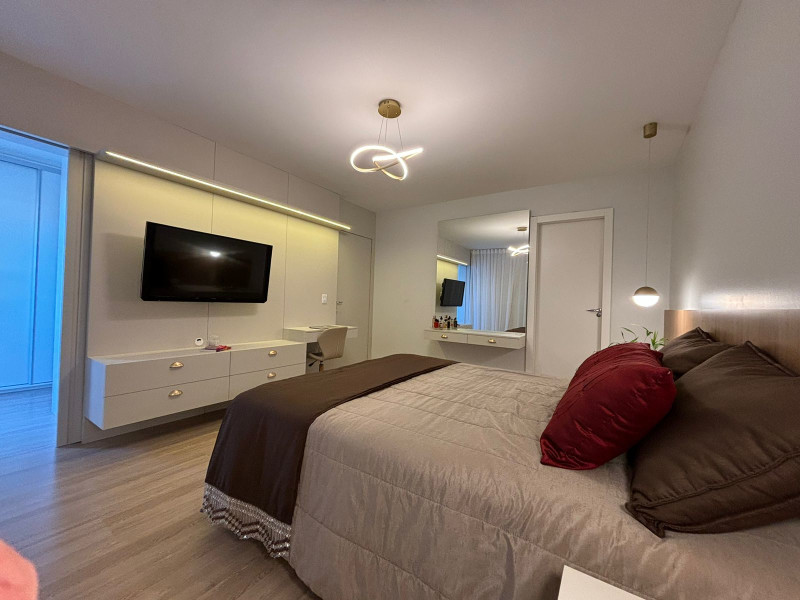 Casa à venda Santa Candida com 500m² e 4 quartos por R$ 990.000 - 17.jpeg