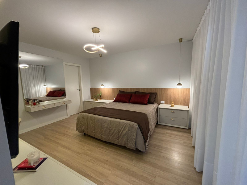 Casa à venda Santa Candida com 500m² e 4 quartos por R$ 990.000 - 18.jpeg