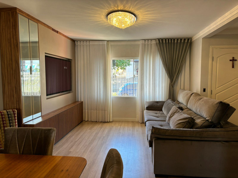 Casa à venda Santa Candida com 500m² e 4 quartos por R$ 990.000 - 4.jpeg