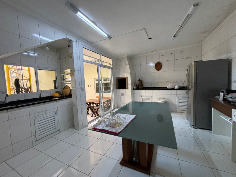 Casa à venda Santa Candida com 500m² e 4 quartos por R$ 990.000 - 44.jpeg