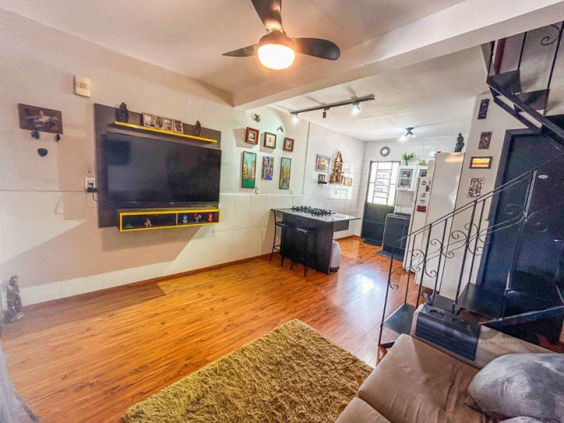 Casa à venda Hípica com 67m² e 3 quartos por R$ 275.000 - casa-com-3-quartos-a-venda-66m-no-hipica-porto-alegre-1.jpg