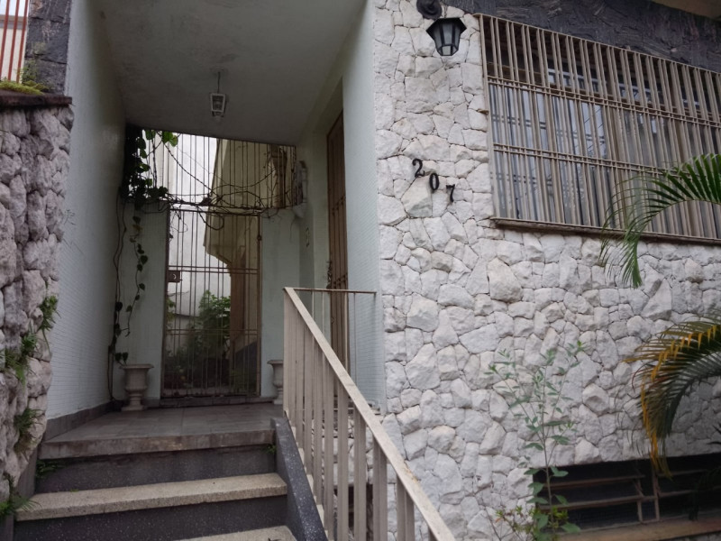 Casa à venda Mirandópolis com 210m² e 2 quartos por R$ 1.250.000 - entrada-dacasa.jpg