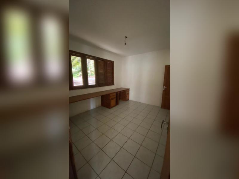 Casa à venda Centro com 10000m² e 5 quartos por R$ 1.000.000 - img-20240605-wa0029.jpg