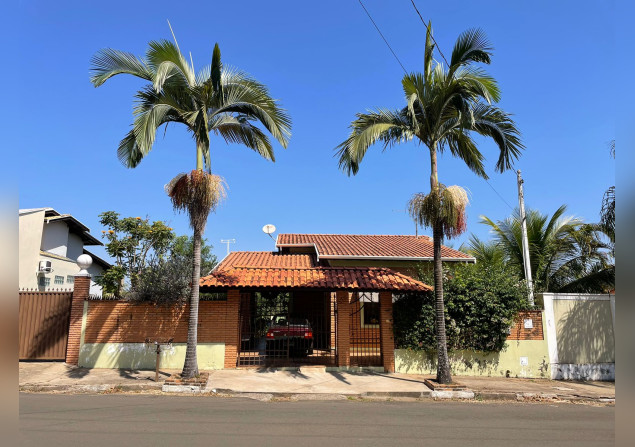 imóvel com 940m²