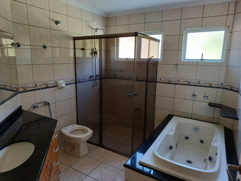 Casa à venda Uberaba com 183m² e 4 quartos por R$ 720.000 - 20240530-133252.jpg