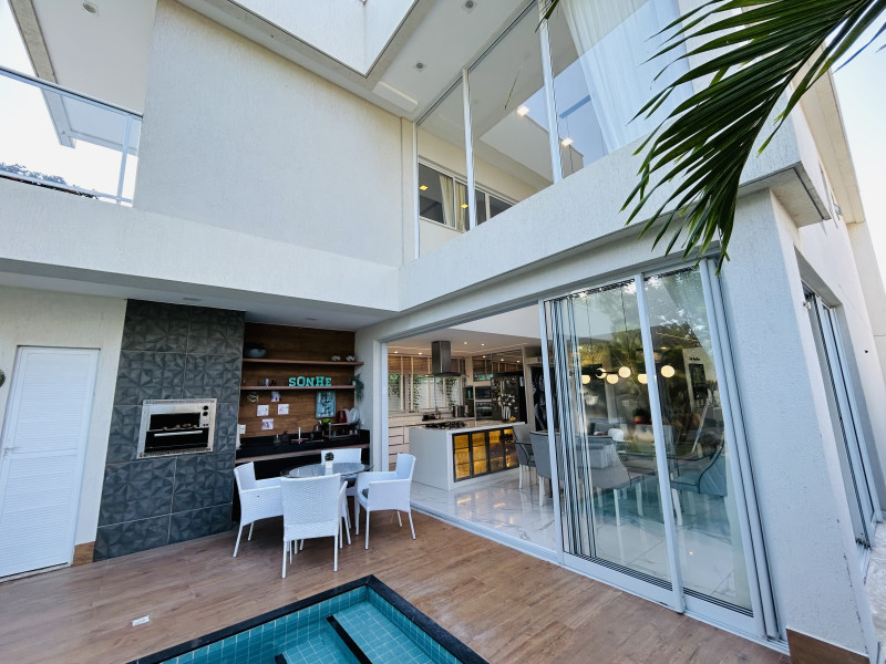 Casa de condomínio à venda Centro com 242m² e 4 quartos por R$ 1.700.000 - img-3793.jpeg
