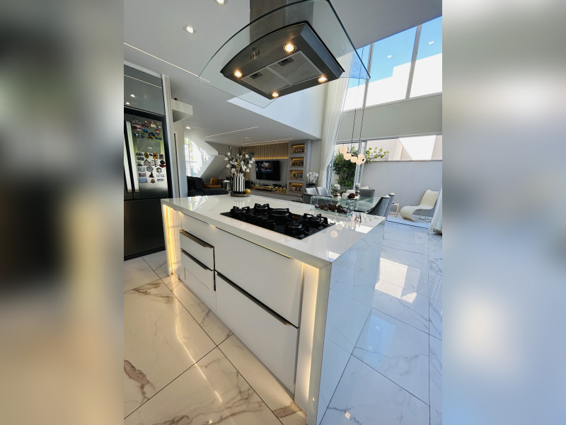 Casa de condomínio à venda Centro com 242m² e 4 quartos por R$ 1.700.000 - img-3819.jpeg