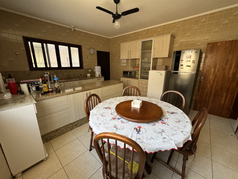 Casa à venda Jardim Imperador com 240m² e 4 quartos por R$ 690.000 - img-3703.JPG