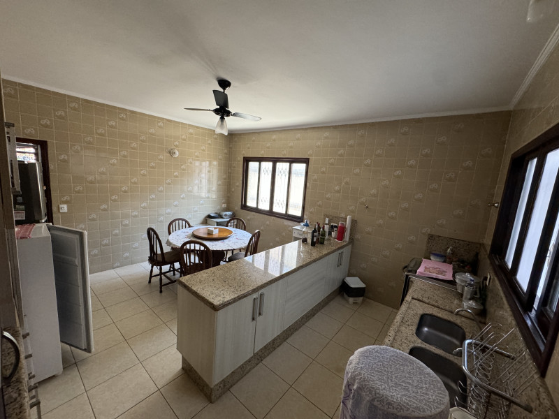 Casa à venda Jardim Imperador com 240m² e 4 quartos por R$ 690.000 - img-3704.JPG