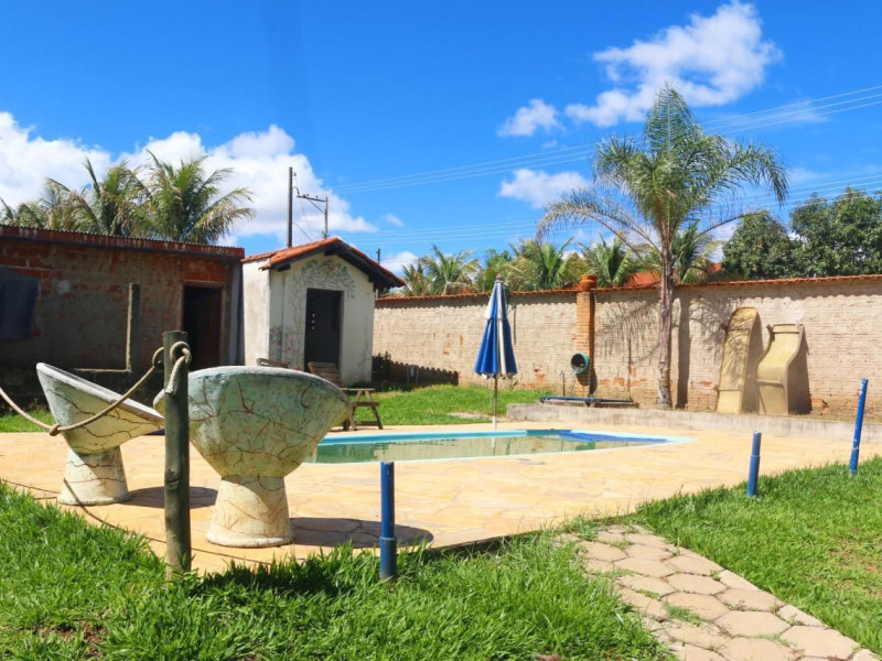 imóvel com 2116m² - Centro - Cajuru