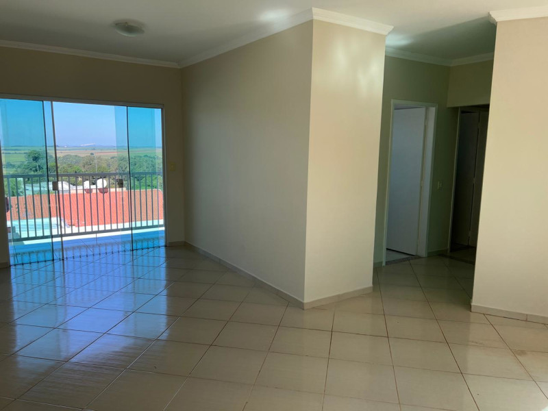 Casa à venda Centro com 366m² e 3 quartos por R$ 740.000 - 06-sala-de-cima-mostrando-sacada.jpeg