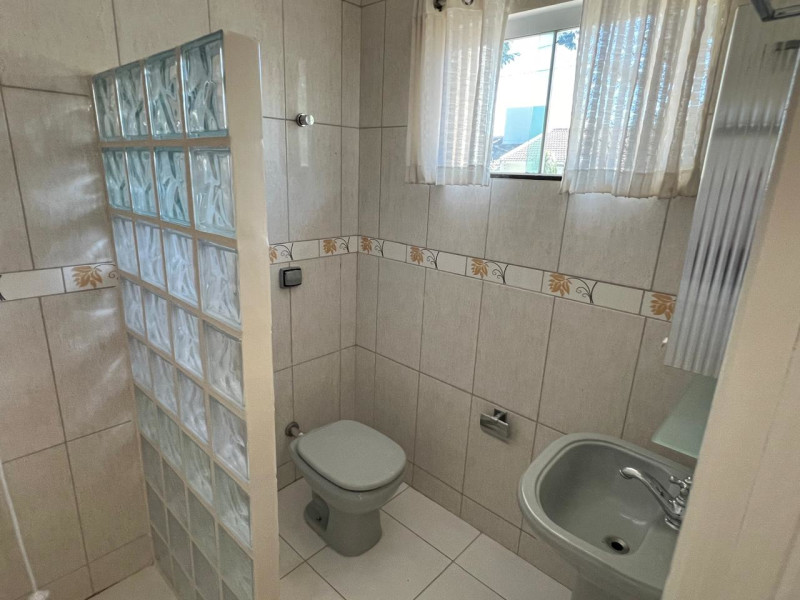Casa à venda Centro com 366m² e 3 quartos por R$ 740.000 - 081-banheiro-da-suite.jpeg