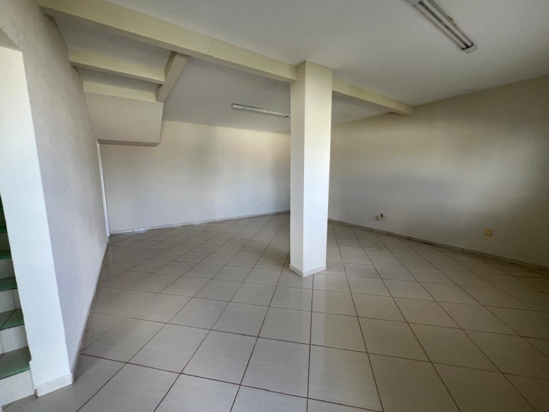 Casa à venda Centro com 366m² e 3 quartos por R$ 740.000 - 22-salao-vista-geral.jpeg