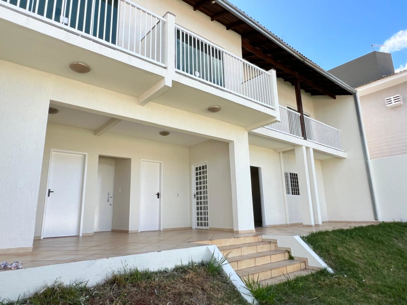 Casa à venda Centro com 366m² e 3 quartos por R$ 740.000 - 23-piso-externo-de-baixo.jpeg