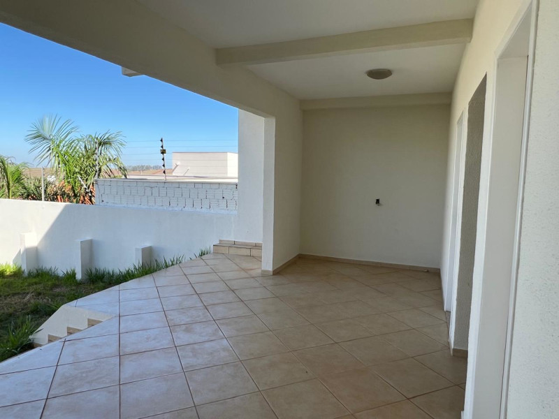 Casa à venda Centro com 366m² e 3 quartos por R$ 740.000 - 24-varanda-direita.jpeg