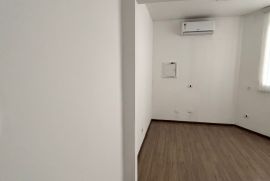 Comercial à venda Centro com 30m² - 1 dormitório -  vagas - R$ 200.000 - 0a6b6cac-31b0-4450-85b3-3edf35434f96.jpeg
